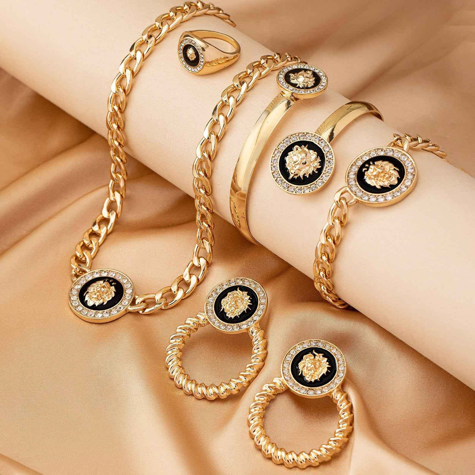 Lion Head Ornament for Women Alloy Electroplated Jewelry